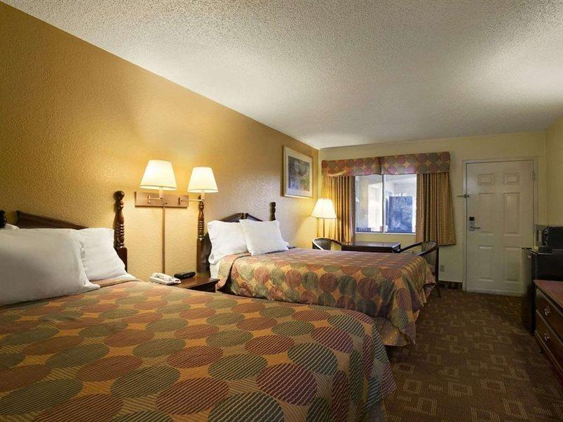 Super 8 By Wyndham Nashville Near Downtown / I-40 Εξωτερικό φωτογραφία